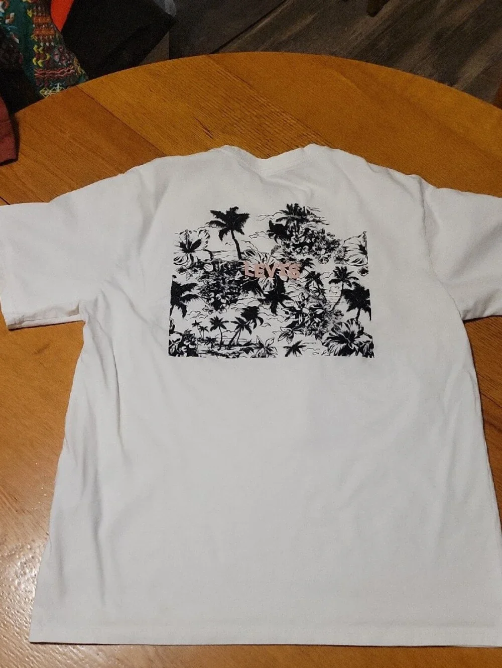 Levi's White Crew Neck T-Shirt with Black Logo